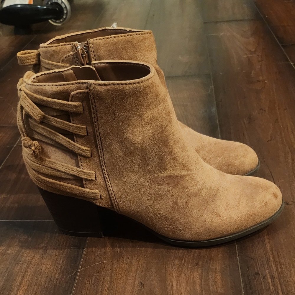 Indigo Rd bootie boots size 6 women's beautiful tan color